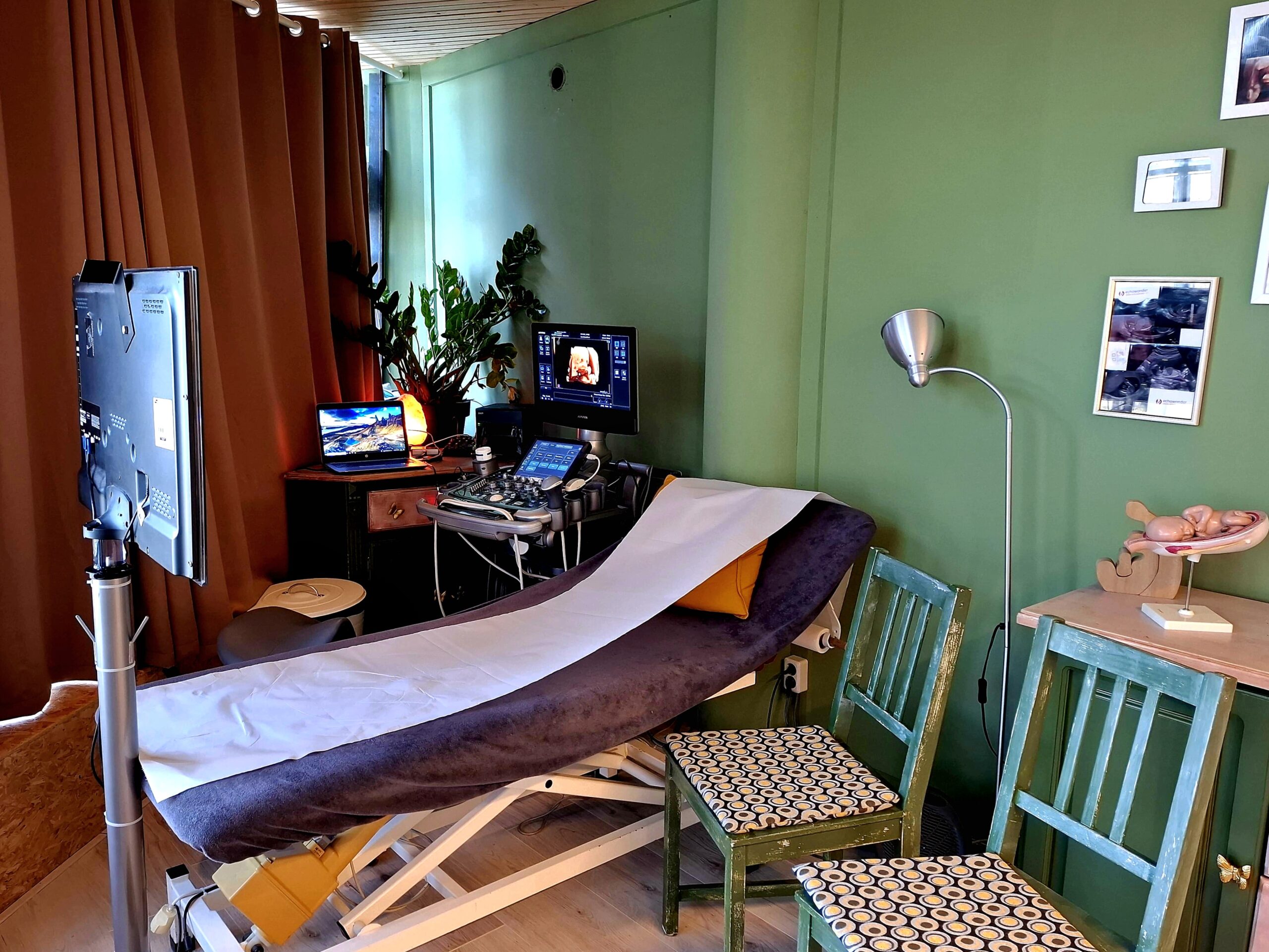 ZorgWonder.nl - Pretecho behandelbank en echograaf (3)